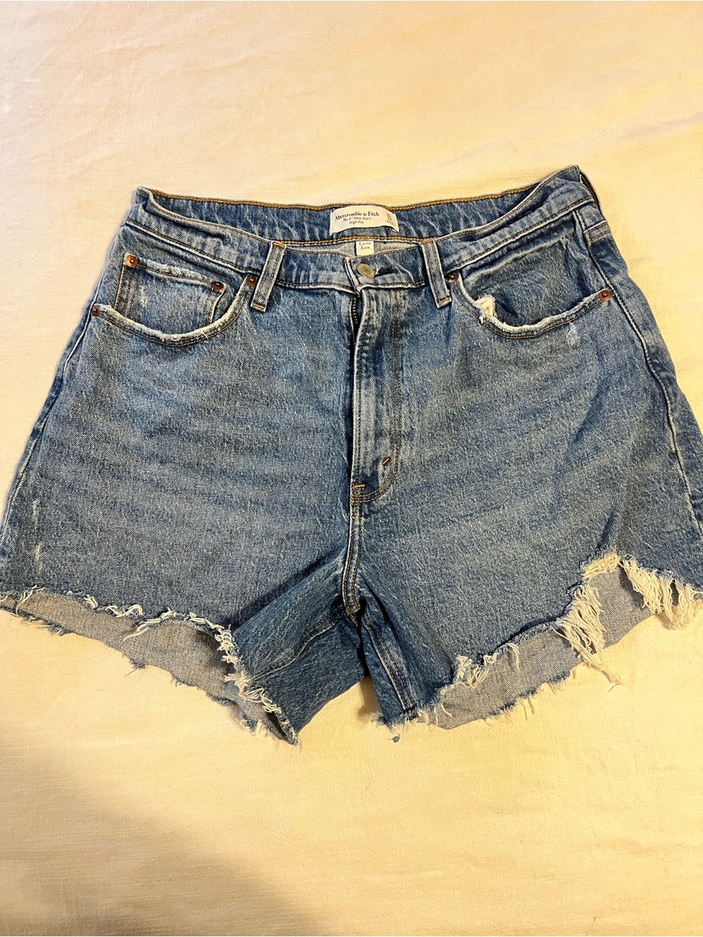 Abercrombie & Fitch Curve Love 4” High Rise Mom Shorts Size 12 - Picture 4 of 5